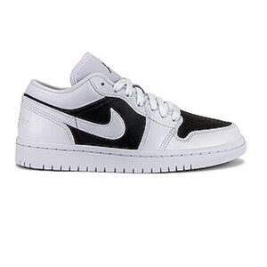 Nike Monochrome Low-Top Sneakers